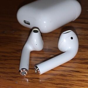 Apple AirPods 1 generation